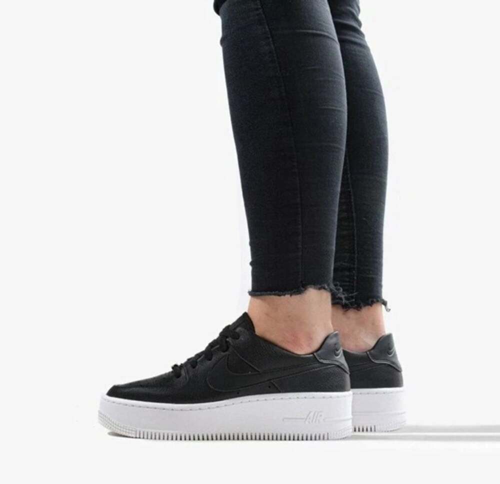 Nike Air Force 1 Sage Low Size 7.5 Black Leather